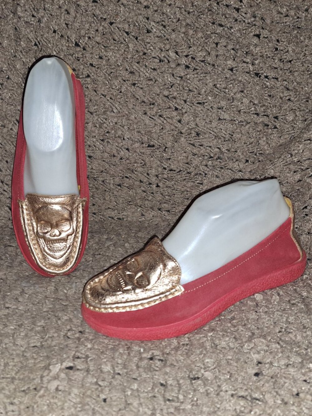 STACCATO-Red Suede/Rose Gold Leather Skull Loafers-RARE-Sz 37-Excellent